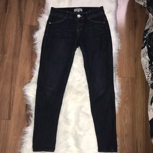 Normal wash jeggings